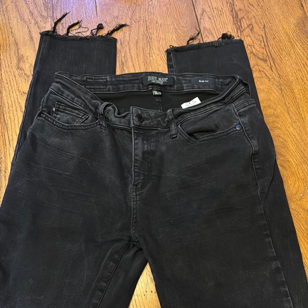 Judy Blue Women’s Slim Cut Black Jeans